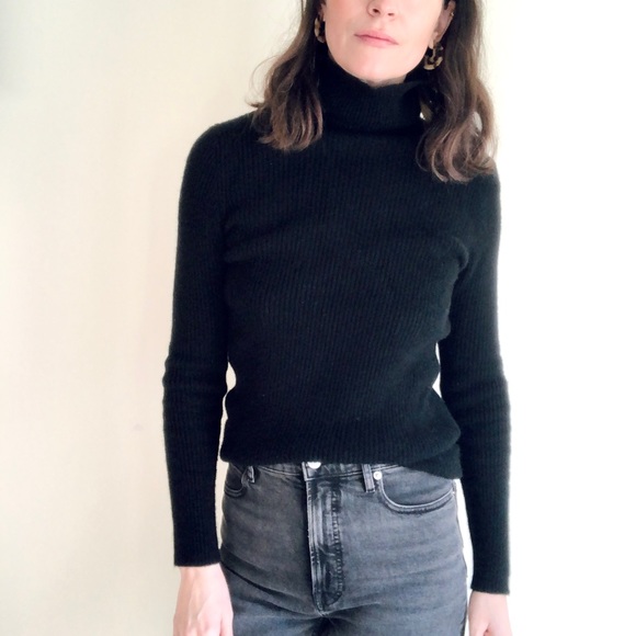 Black ribbed cashmere turtleneck sweater - Picture 3 of 14